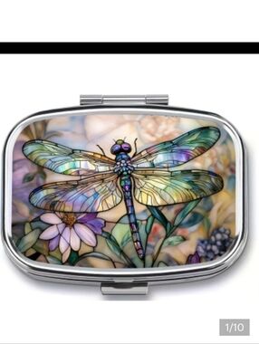 🆕️💊 PASTEL DRAGONFLY PORTABLE METAL PILL BOX ORGANIZER WITH MIRROR💊